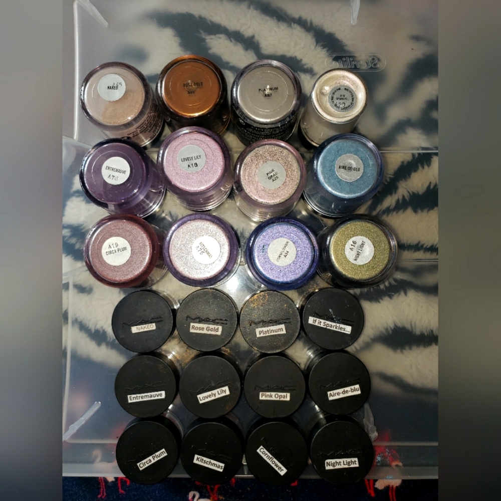 12 MAC Pigment samples